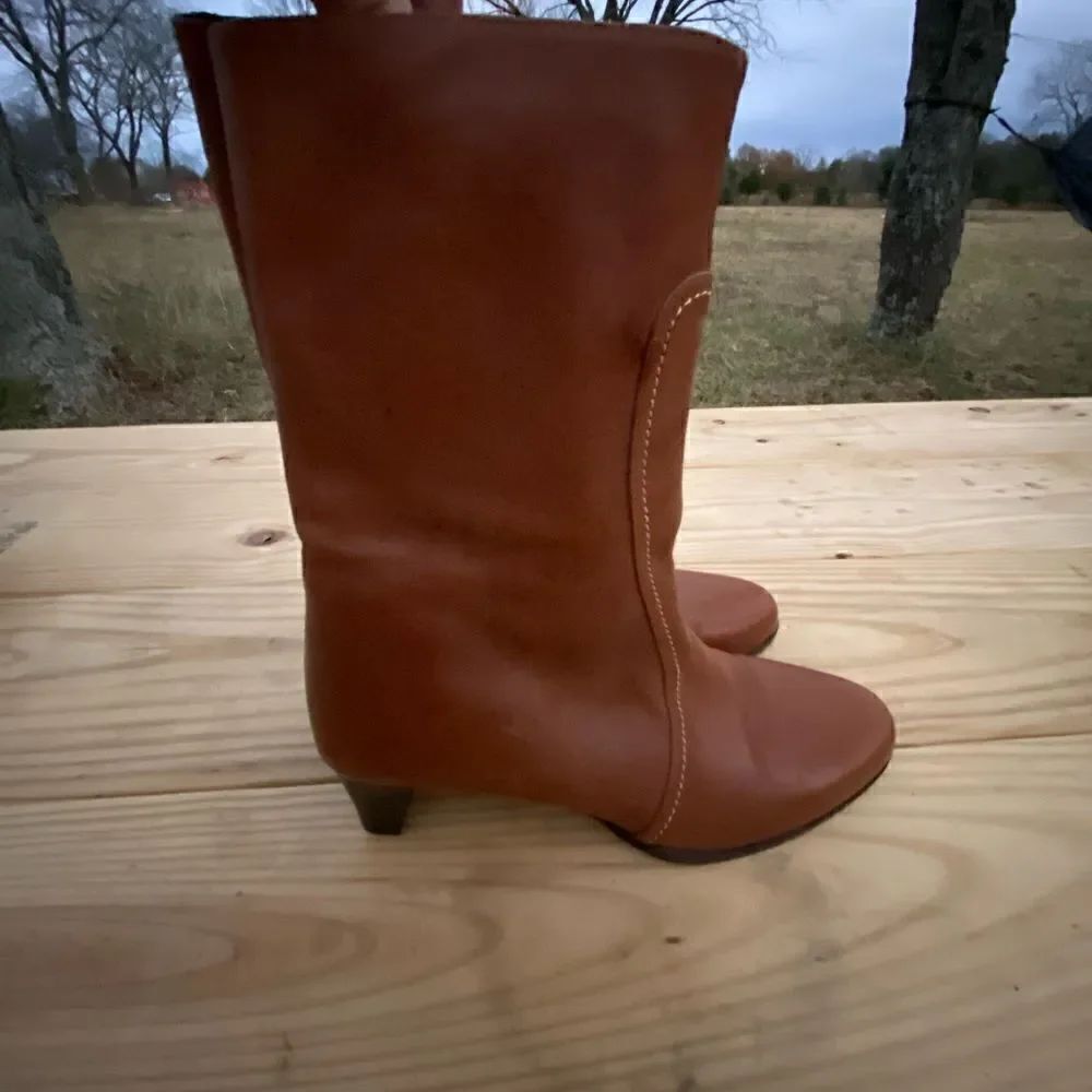 ✅Cole Haan Camel brown soft leather calf rise booties